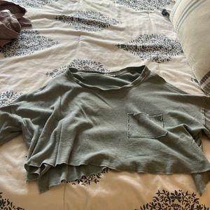 Altar’s State green cropped tee with pocket